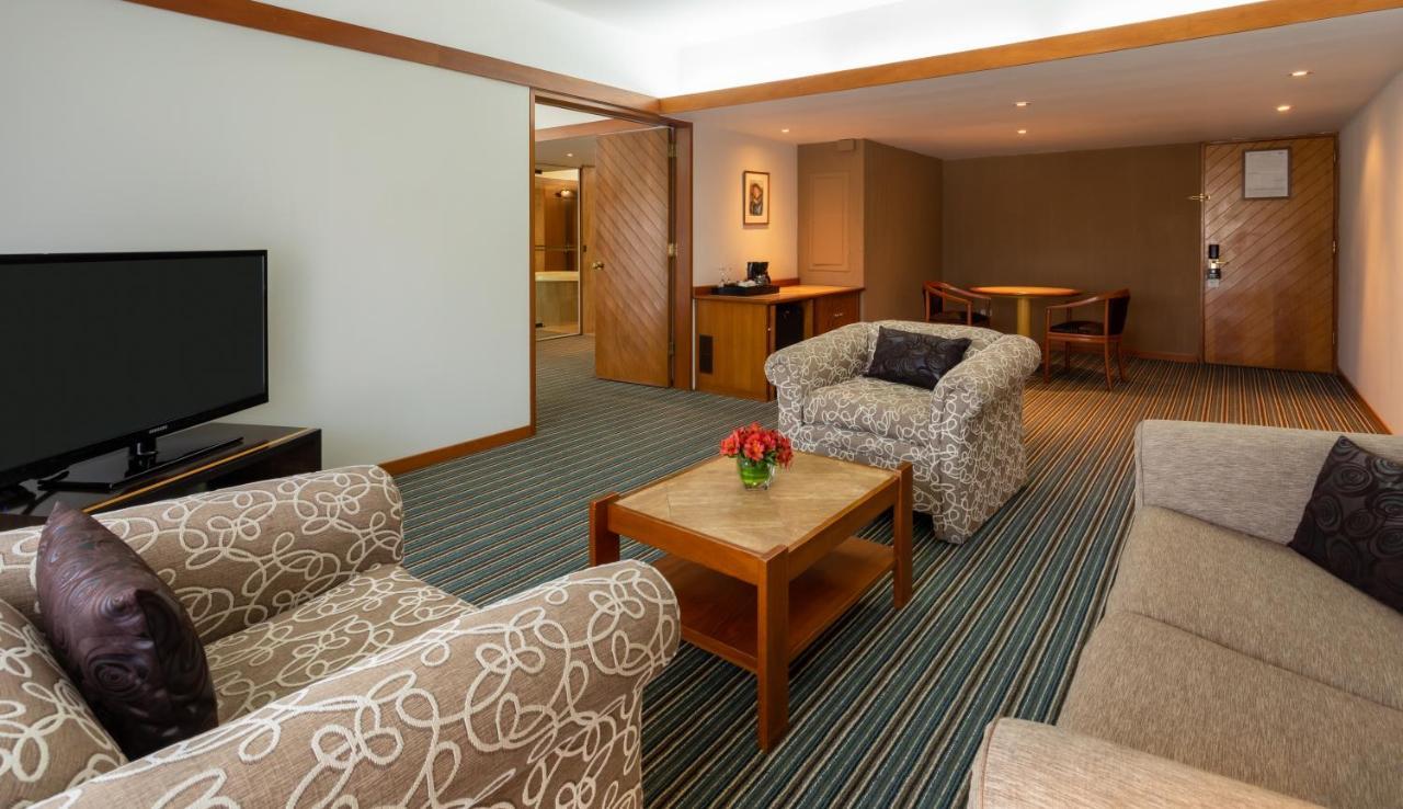 Sonesta Hotel El Olivar Ліма Екстер'єр фото A suite at the hotel